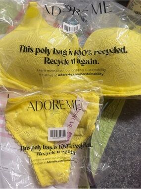Set Size 36 C bra & the thong is a small.